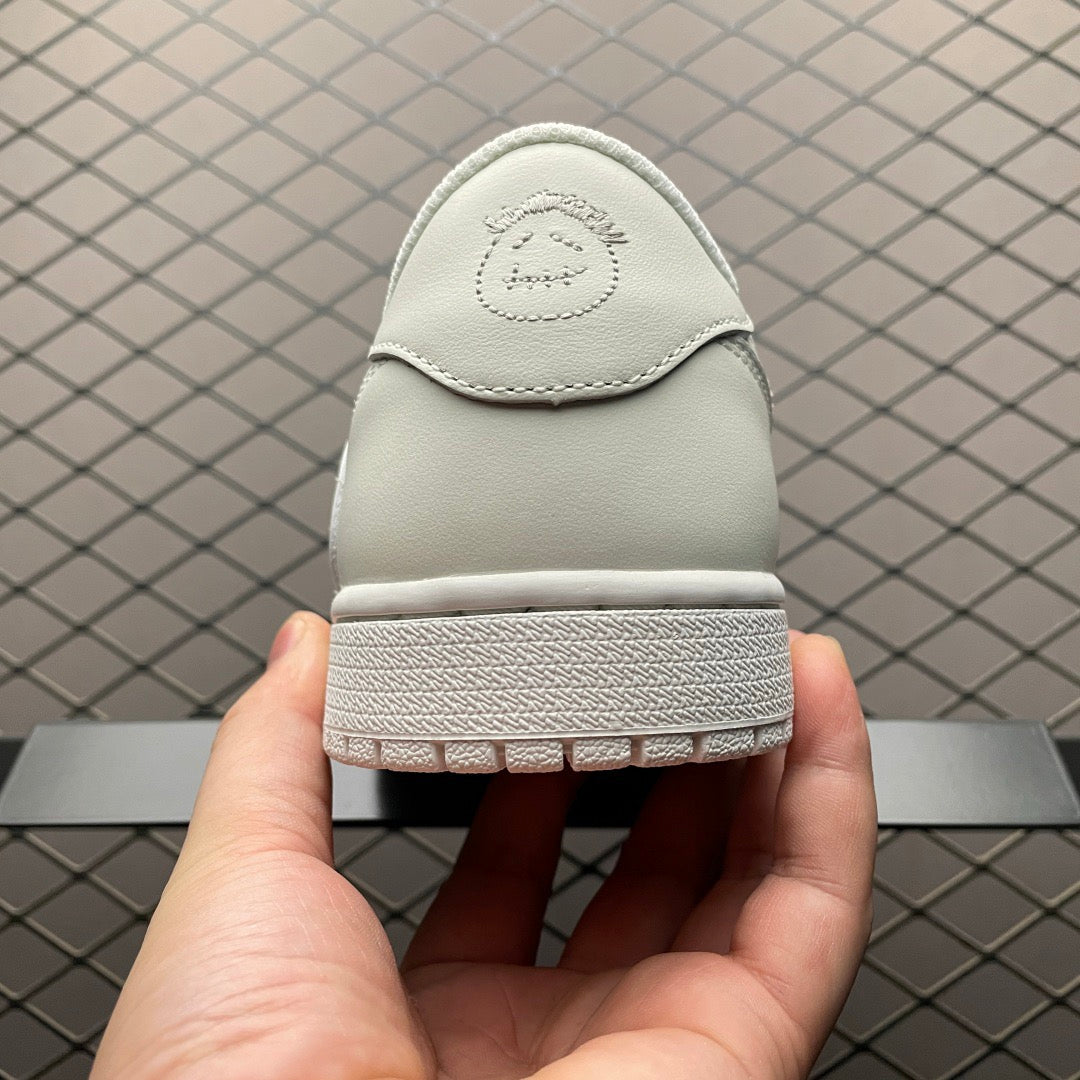 AJ1 Low Travis Scott x White Party