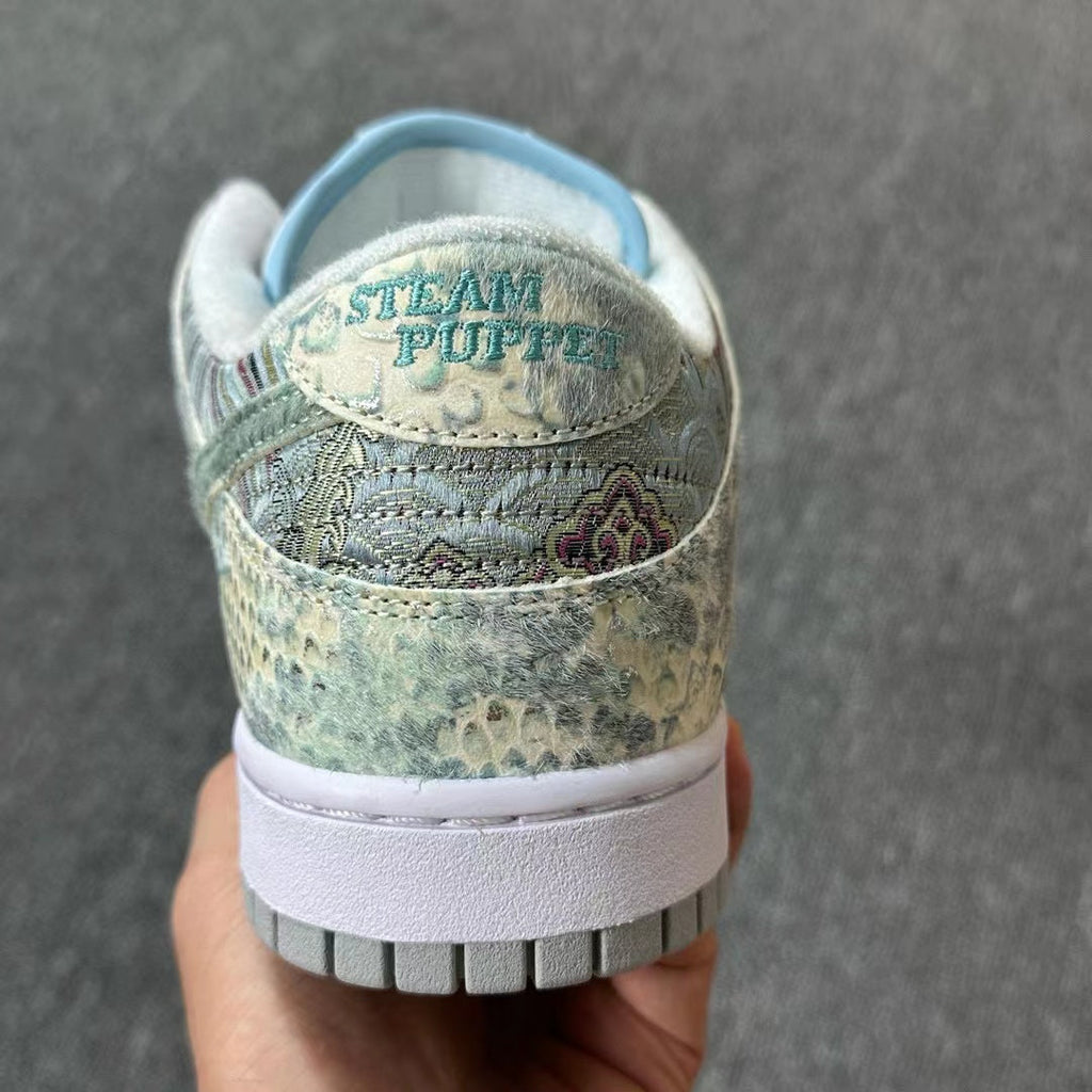 Dunk Low Steam Puppet White Green