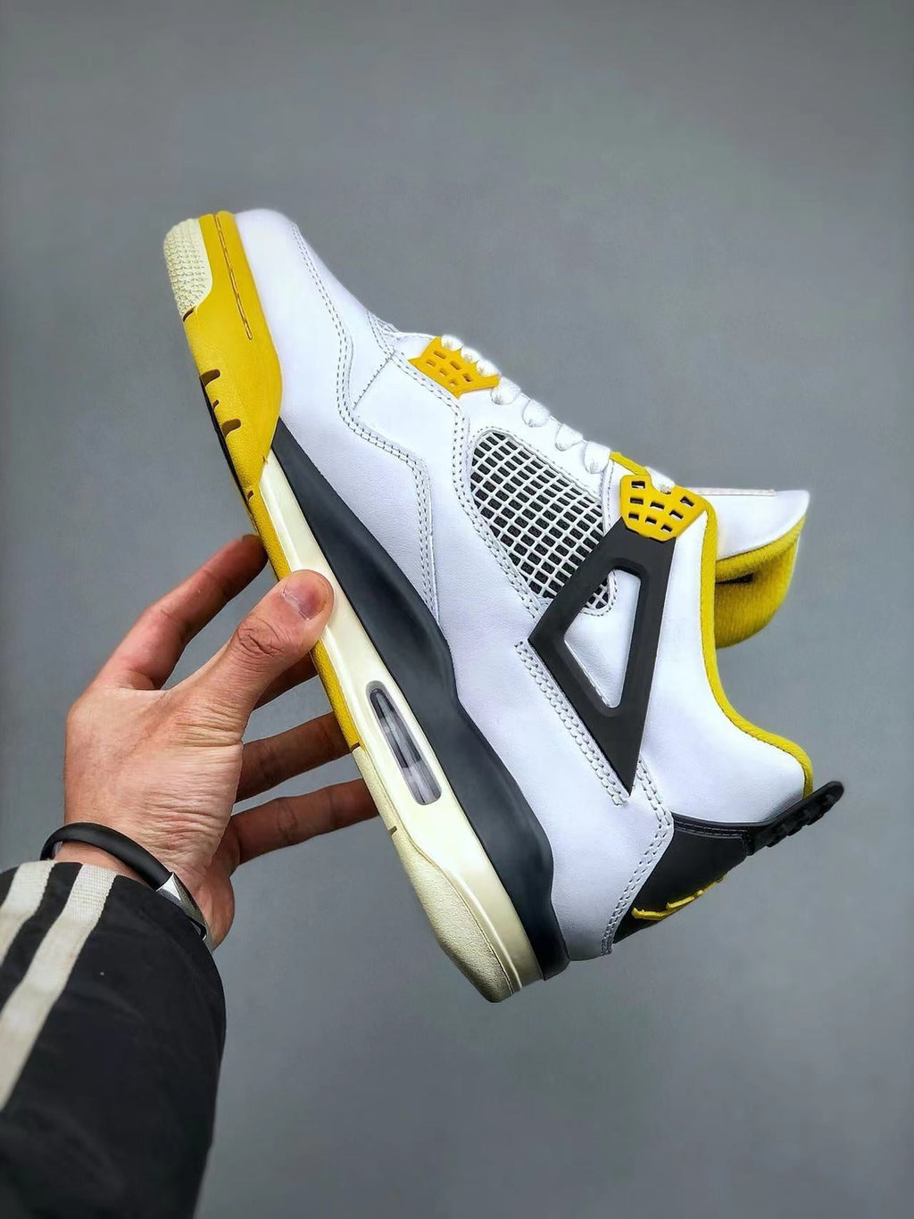 AJ4 Retro Vivid Sulfur
