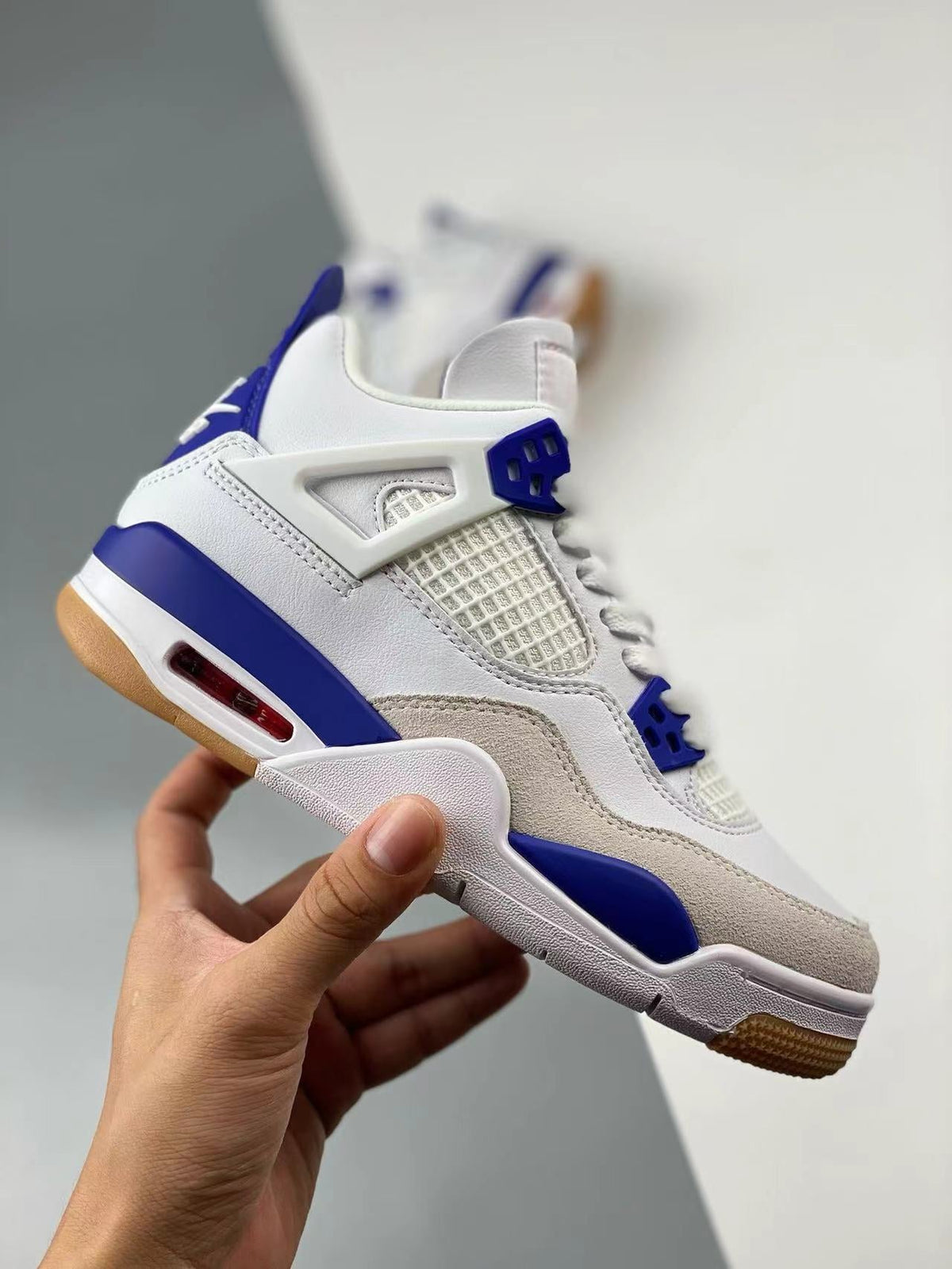 AJ4 SB Summit White/Navy